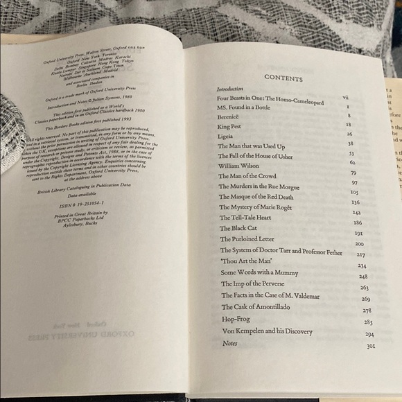 Oxford Classics: Edgar Allan Poe Selected Tales - Picture 5 of 9